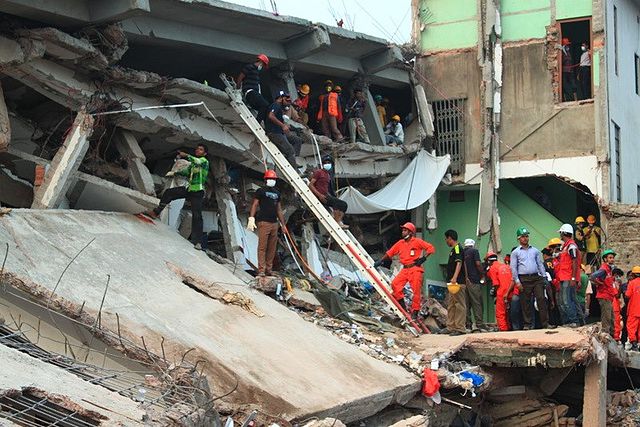 Crollo fabbrica Rana Plaza Bangladesh, impatto sociale fast fashion