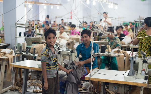 Moda sostenibile: sfruttamento minori in Bangladesh